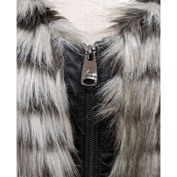 LIKE NEW VIA SPIGA Women's Faux Fur Zip Up Vest Faux Leather Trim Size L - Picture 7 of 11